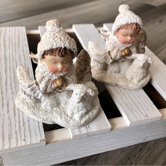 💸 5/20 Vintage 1990s set of 2 Ceramic Angel & Lamb in the Snow Christmas Decor - Picture 3 of 10